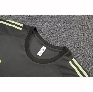 Chandal del Real Madrid Manga Corta 25-26 Gris Verde - Pantalon Corto